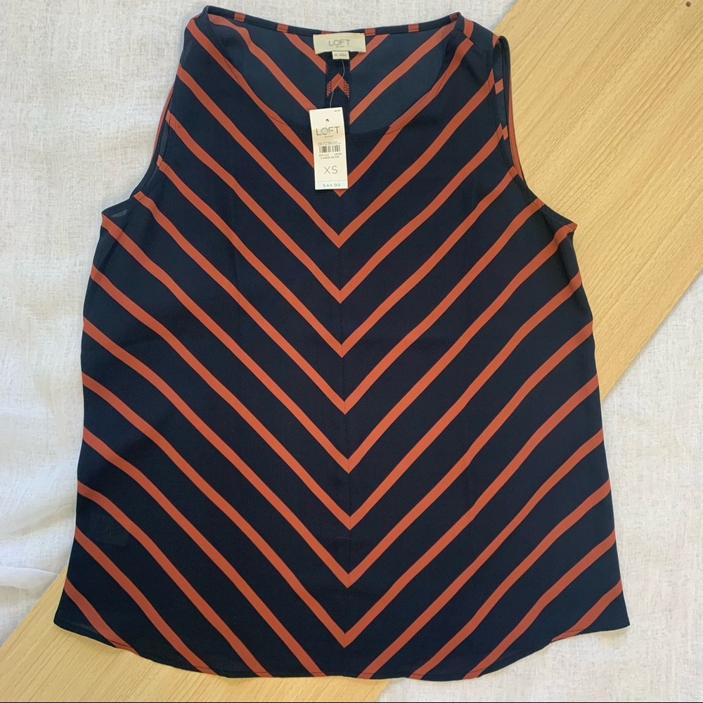LOFT -NWT- Flowy Tank in Navy Maroon